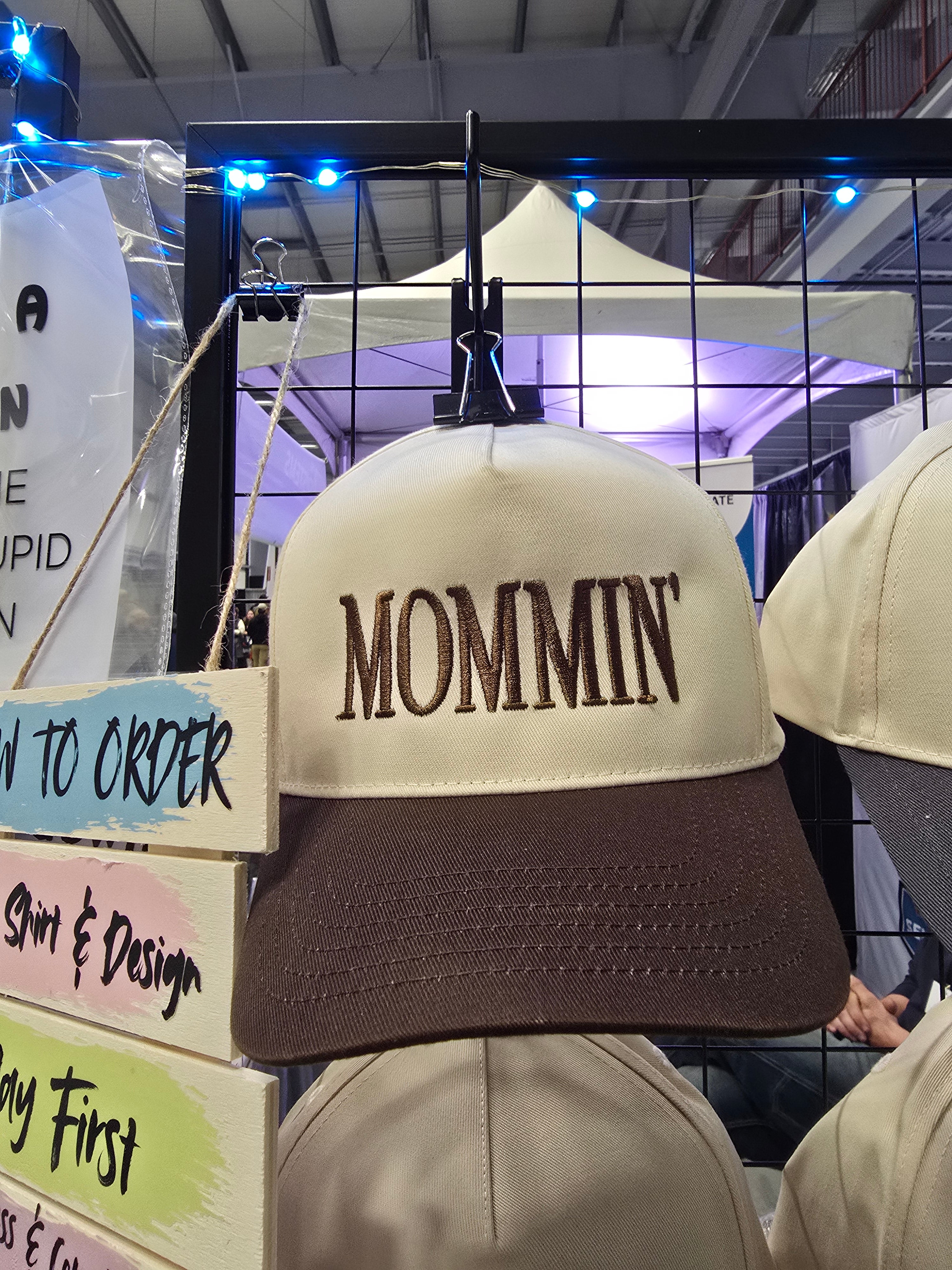 MOMMIN' Trucker Hat, Trendy Retro Caps - Embroidery