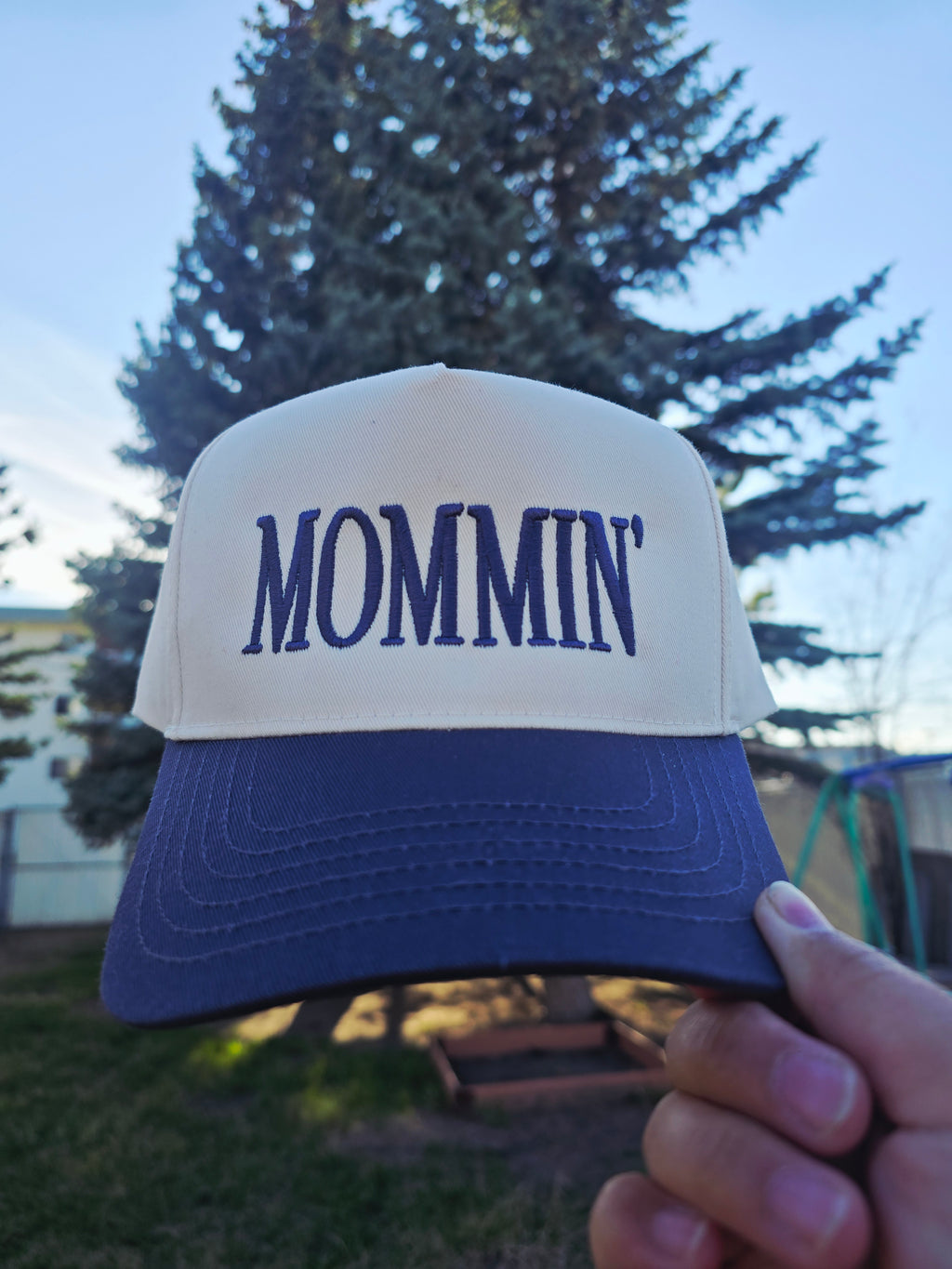 MOMMIN' Trucker Hat, Trendy Retro Caps - Embroidery